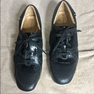 Gorgeous Naturalizer sneakers